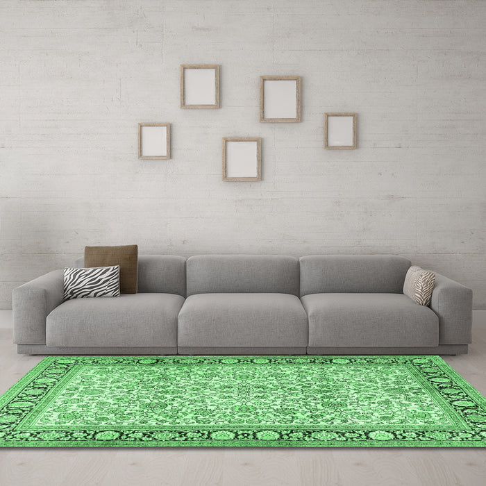 Machine Washable Persian Emerald Green Traditional Area Rugs in a Living Room,, wshtr2734emgrn