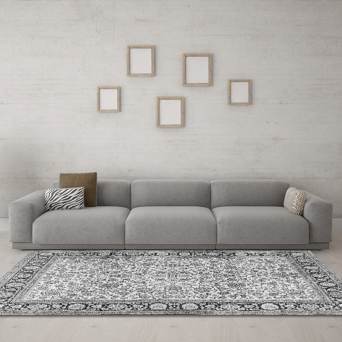 Machine Washable Persian Gray Traditional Rug in a Living Room,, wshtr2734gry
