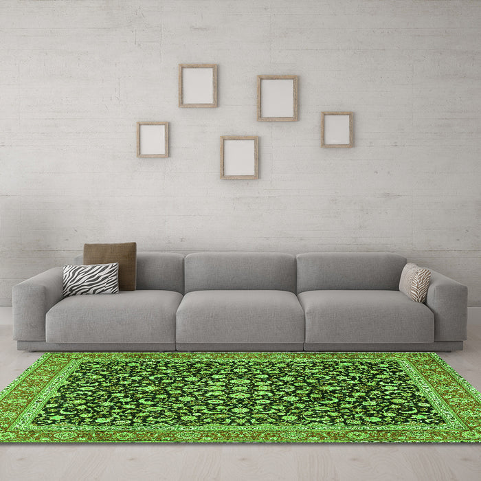Machine Washable Persian Green Traditional Area Rugs in a Living Room,, wshtr2735grn