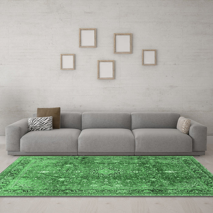 Machine Washable Persian Emerald Green Traditional Area Rugs in a Living Room,, wshtr2737emgrn