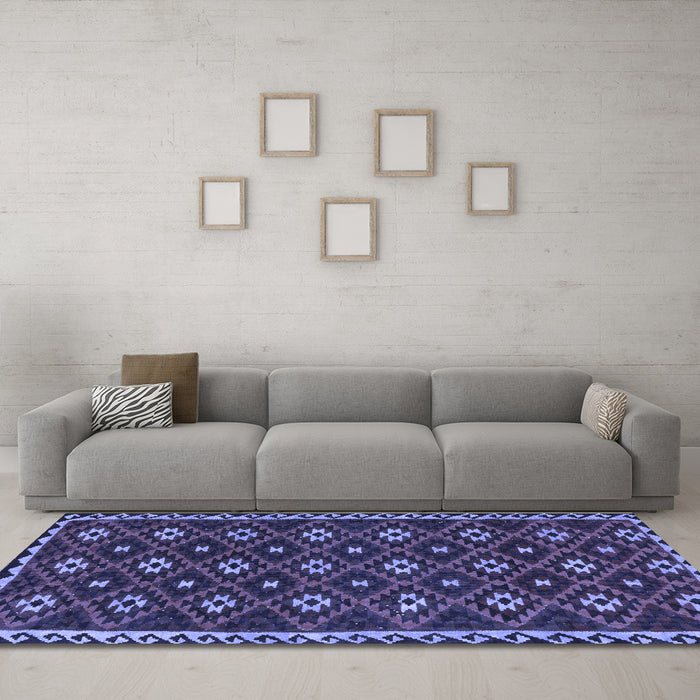 Machine Washable Persian Blue Traditional Rug in a Living Room, wshtr2738blu