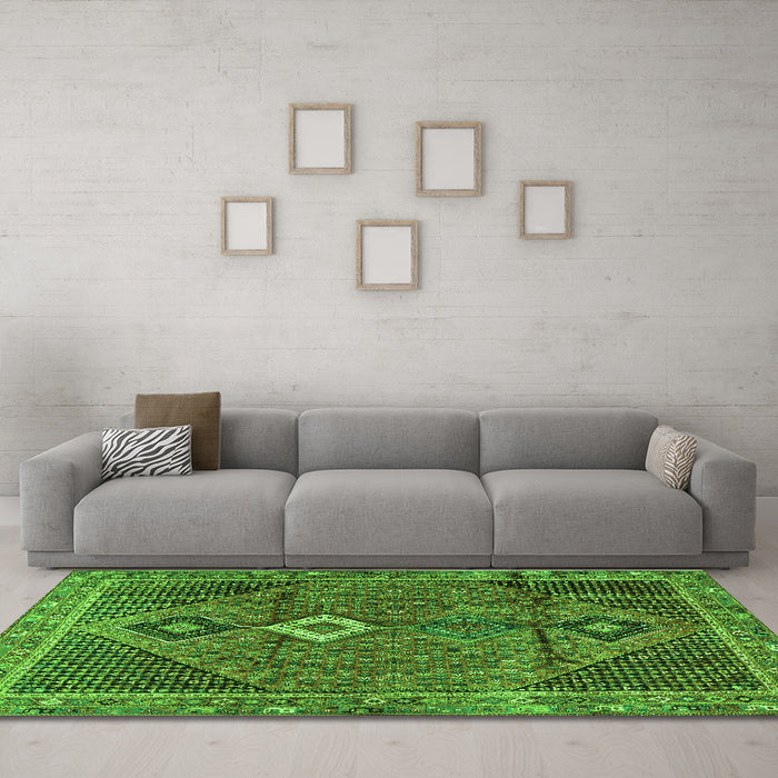 Machine Washable Persian Green Traditional Area Rugs in a Living Room,, wshtr2740grn