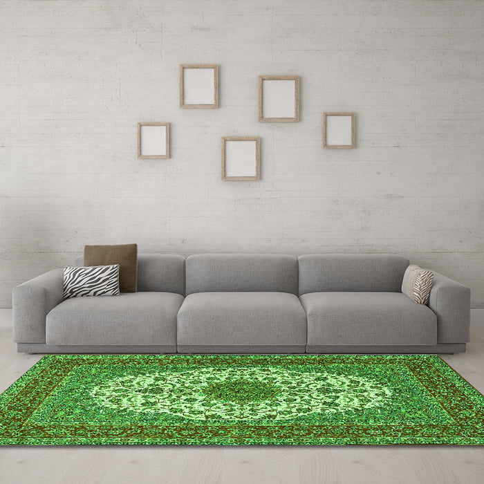 Machine Washable Medallion Green Traditional Area Rugs in a Living Room,, wshtr2741grn