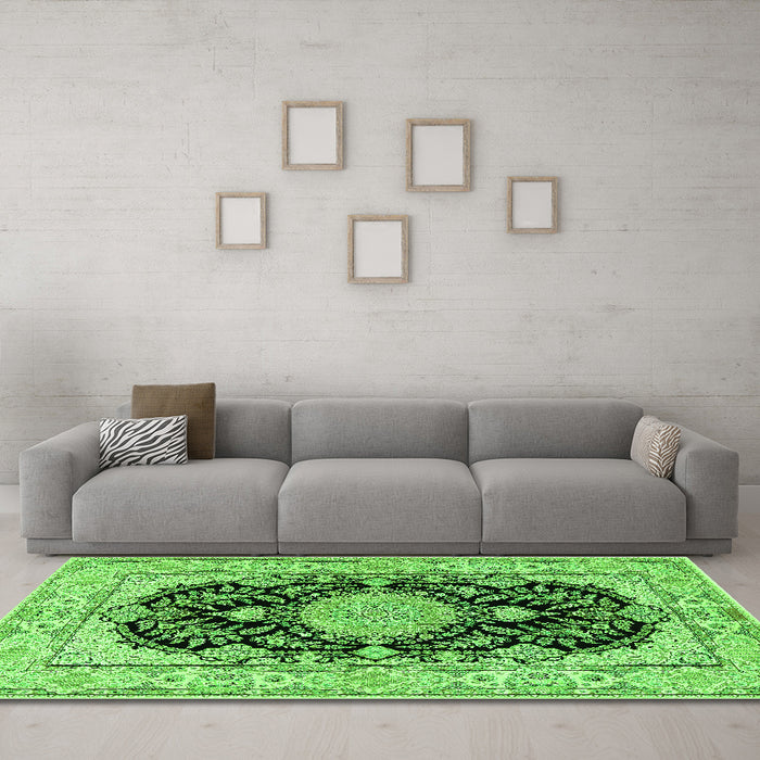 Machine Washable Medallion Green Traditional Area Rugs in a Living Room,, wshtr2742grn
