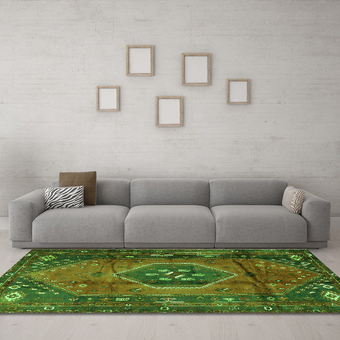 Machine Washable Persian Green Traditional Area Rugs in a Living Room,, wshtr2749grn