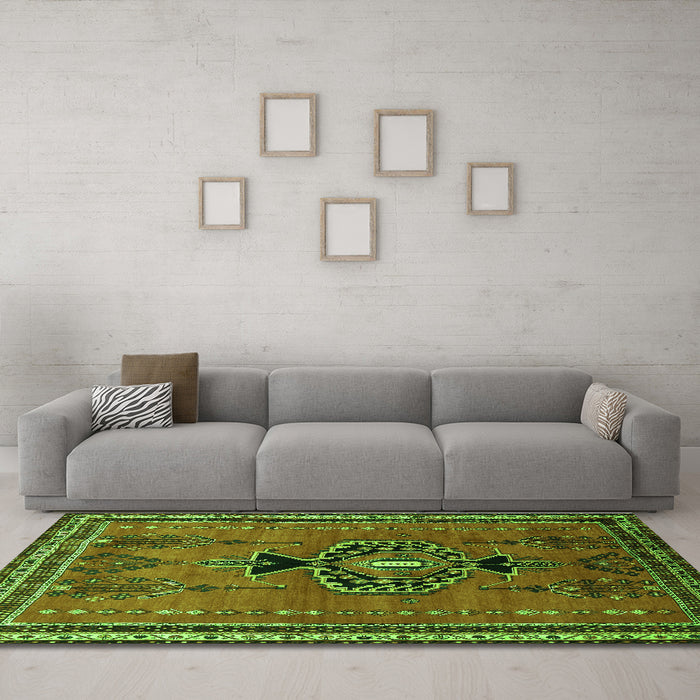 Machine Washable Persian Green Traditional Area Rugs in a Living Room,, wshtr274grn