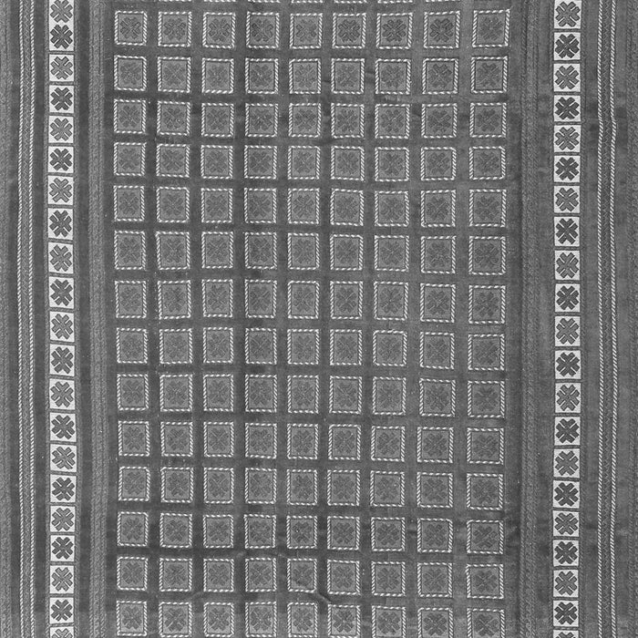 Serging Thickness of Machine Washable Southwestern Gray Country Rug, wshtr2754gry