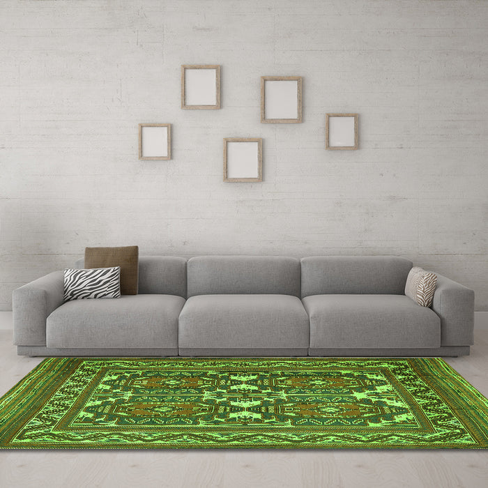 Machine Washable Persian Green Traditional Area Rugs in a Living Room,, wshtr2755grn