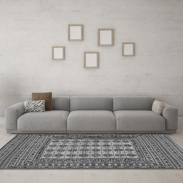 Machine Washable Persian Gray Traditional Rug in a Living Room,, wshtr2765gry