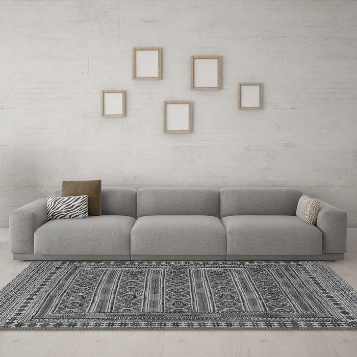Machine Washable Southwestern Gray Country Rug in a Living Room,, wshtr2770gry