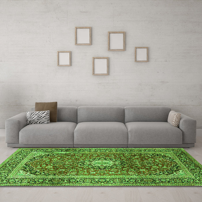 Machine Washable Medallion Green Traditional Area Rugs in a Living Room,, wshtr2776grn