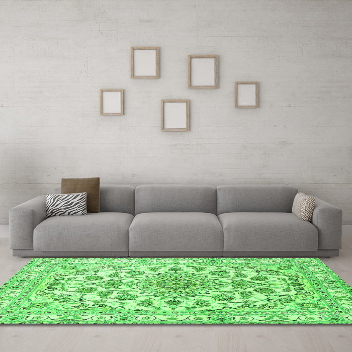 Machine Washable Persian Green Traditional Area Rugs in a Living Room,, wshtr2777grn