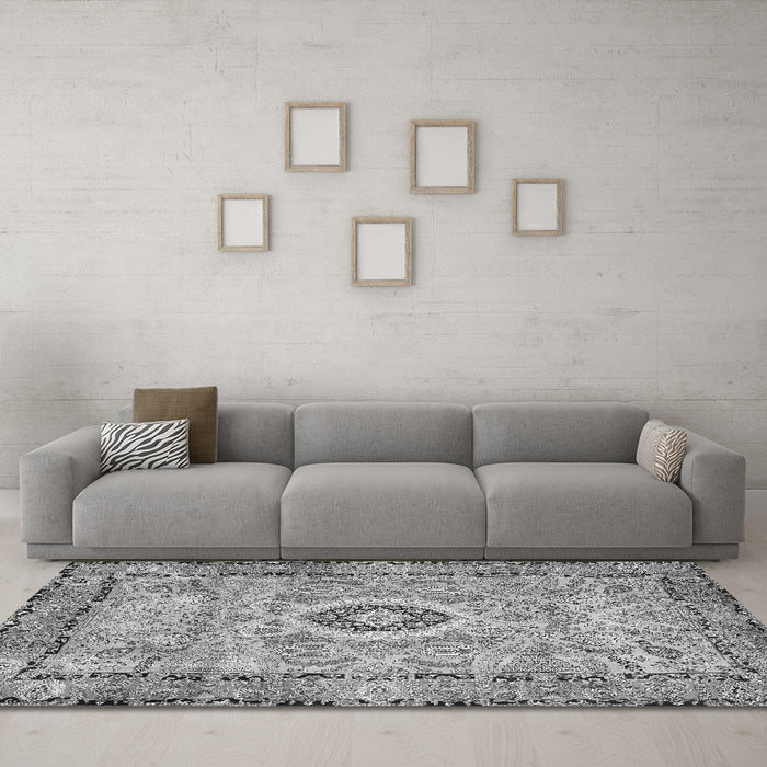 Machine Washable Persian Gray Traditional Rug in a Living Room,, wshtr2778gry