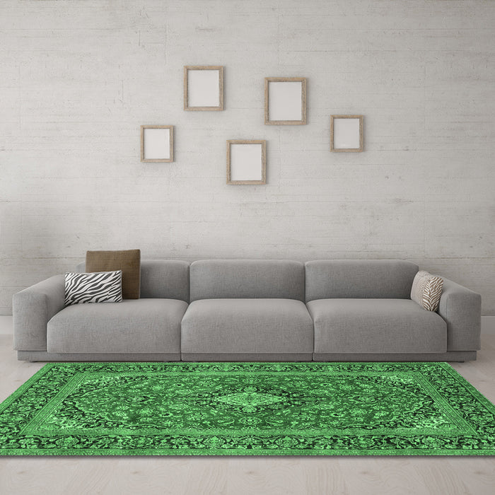 Machine Washable Persian Emerald Green Traditional Area Rugs in a Living Room,, wshtr2779emgrn