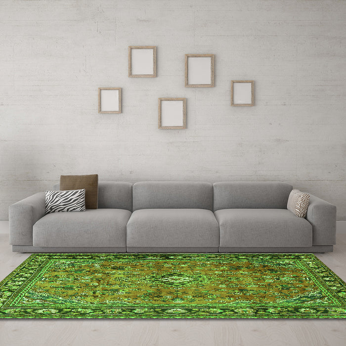 Machine Washable Persian Green Traditional Area Rugs in a Living Room,, wshtr2781grn
