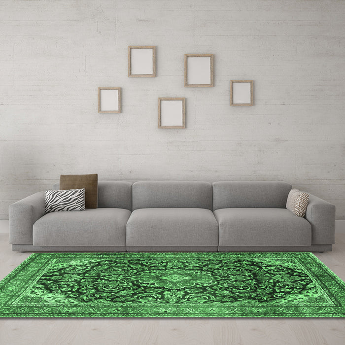 Machine Washable Medallion Emerald Green Traditional Area Rugs in a Living Room,, wshtr2783emgrn
