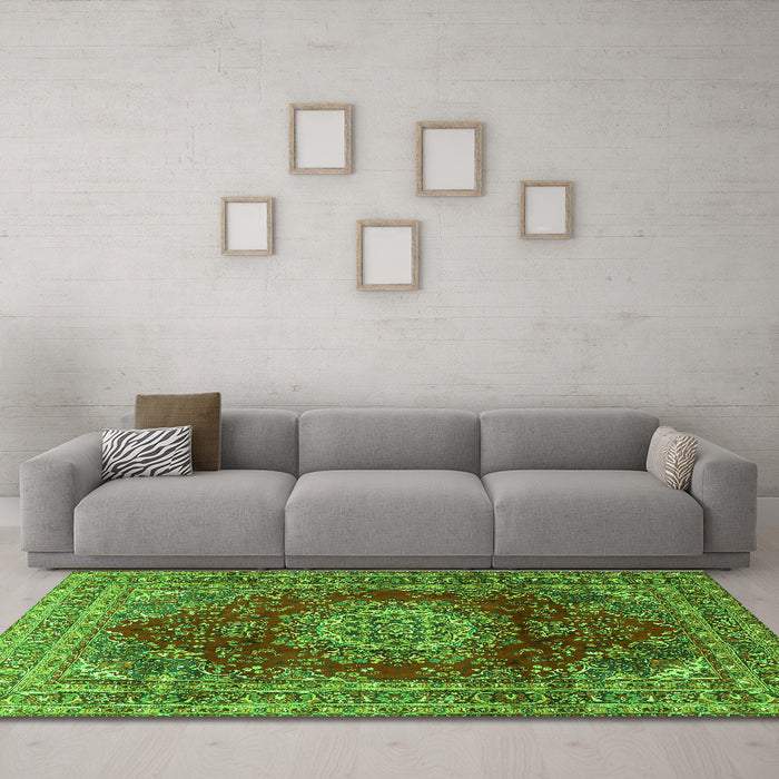 Machine Washable Medallion Green Traditional Area Rugs in a Living Room,, wshtr2784grn