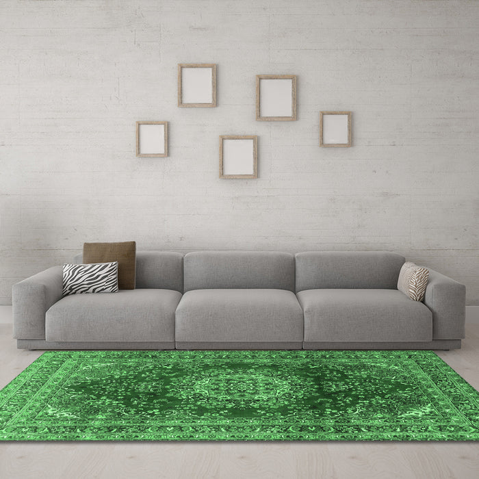Machine Washable Medallion Emerald Green Traditional Area Rugs in a Living Room,, wshtr2784emgrn