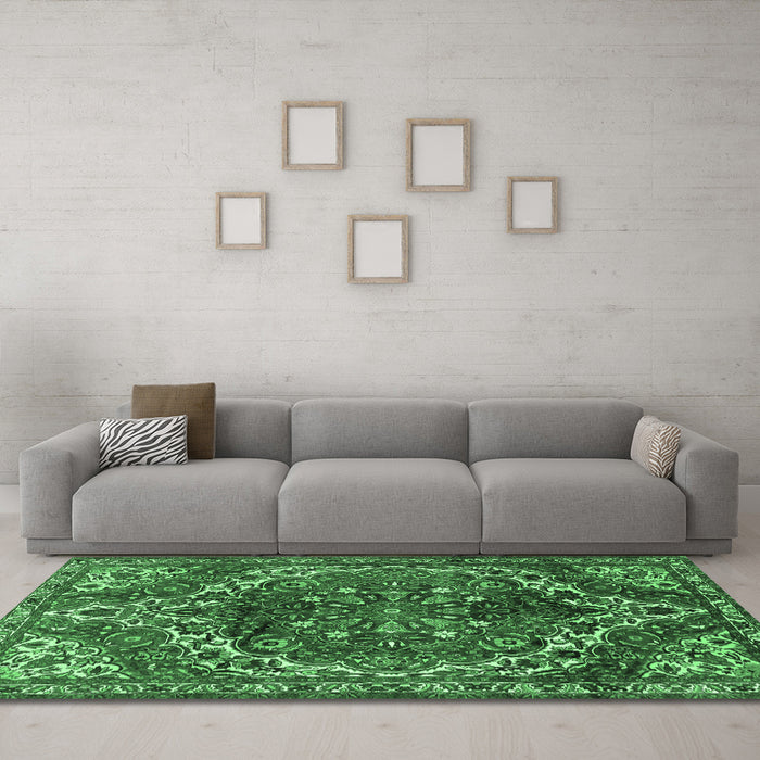 Machine Washable Persian Emerald Green Traditional Area Rugs in a Living Room,, wshtr2786emgrn