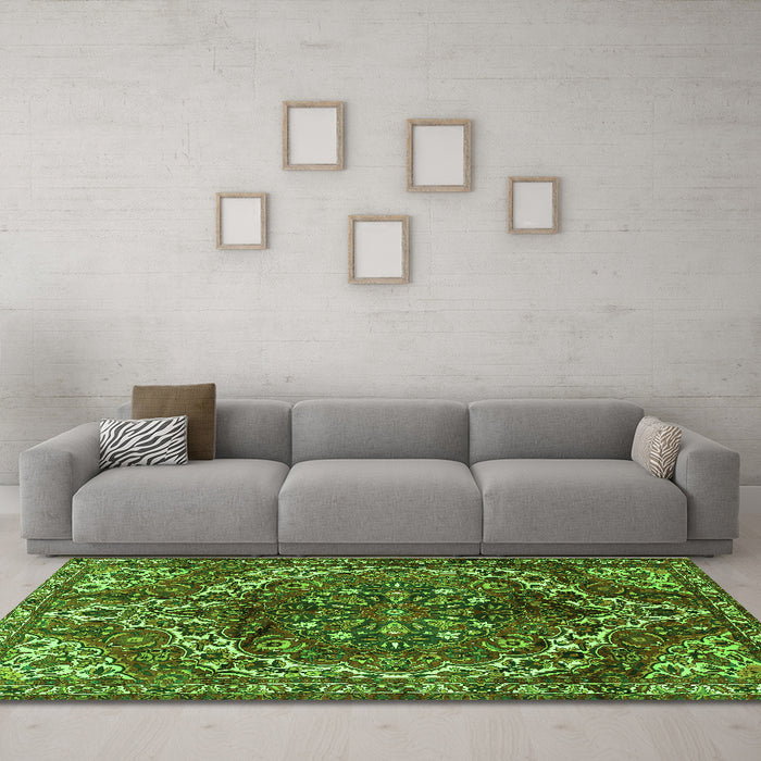 Machine Washable Persian Green Traditional Area Rugs in a Living Room,, wshtr2786grn