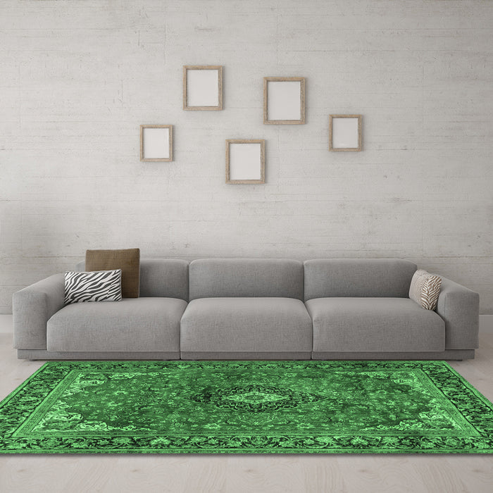 Machine Washable Medallion Emerald Green Traditional Area Rugs in a Living Room,, wshtr2787emgrn