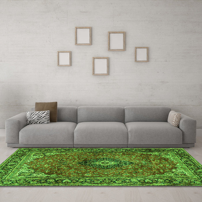 Machine Washable Medallion Green Traditional Area Rugs in a Living Room,, wshtr2787grn