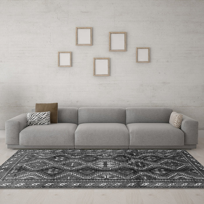 Machine Washable Persian Gray Traditional Rug in a Living Room,, wshtr2788gry