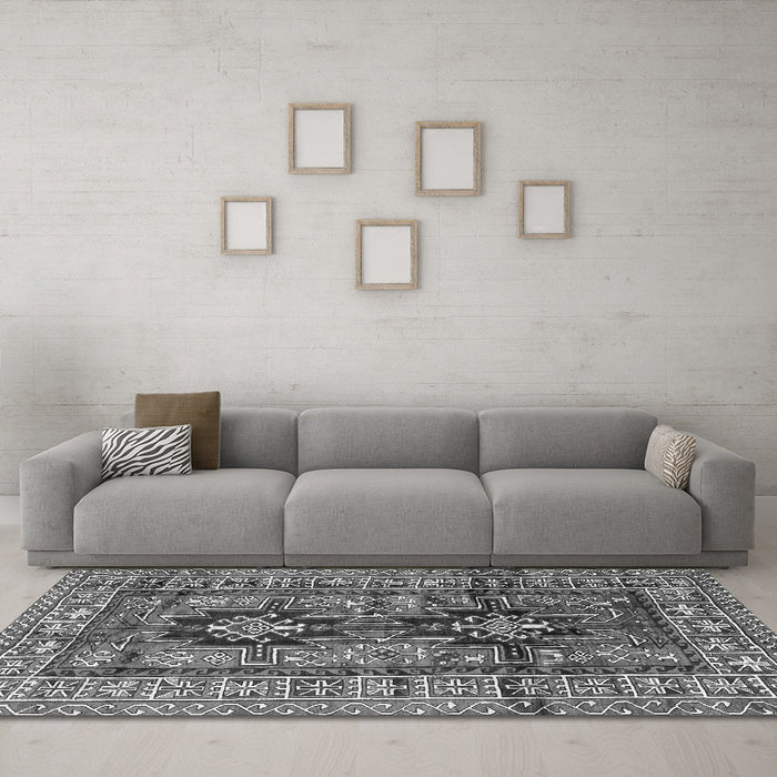 Machine Washable Persian Gray Traditional Rug in a Living Room,, wshtr2789gry