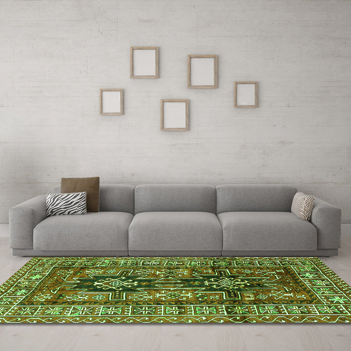 Machine Washable Persian Green Traditional Area Rugs in a Living Room,, wshtr2789grn