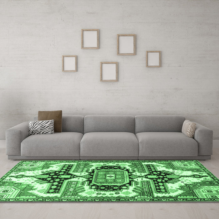 Machine Washable Persian Emerald Green Traditional Area Rugs in a Living Room,, wshtr278emgrn