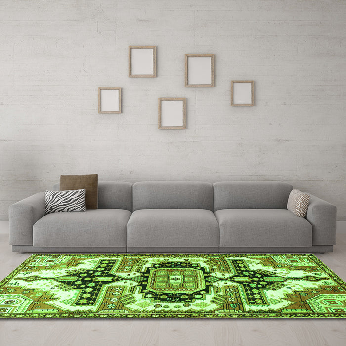 Machine Washable Persian Green Traditional Area Rugs in a Living Room,, wshtr278grn