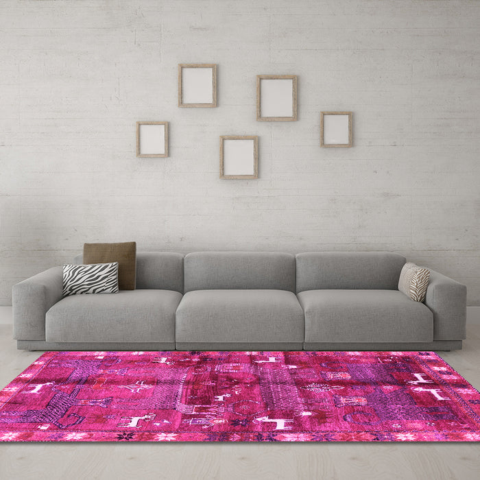 Machine Washable Animal Pink Traditional Rug in a Living Room, wshtr2794pnk