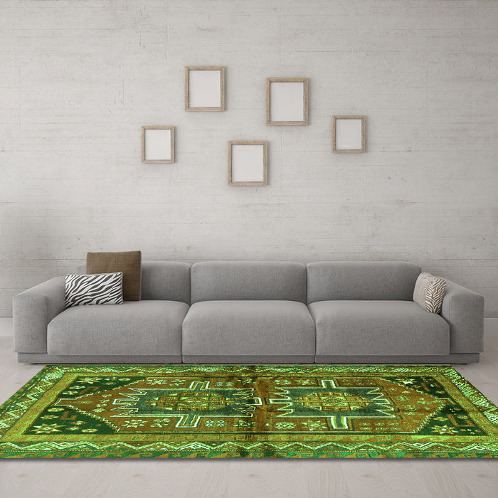 Machine Washable Persian Green Traditional Area Rugs in a Living Room,, wshtr2795grn