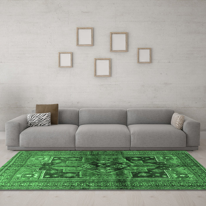 Machine Washable Persian Emerald Green Traditional Area Rugs in a Living Room,, wshtr2796emgrn