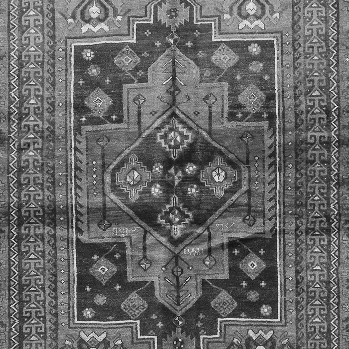 Serging Thickness of Machine Washable Persian Gray Traditional Rug, wshtr2796gry