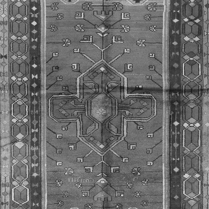 Serging Thickness of Machine Washable Persian Gray Traditional Rug, wshtr2797gry