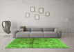 Machine Washable Persian Green Traditional Area Rugs in a Living Room,, wshtr2798grn