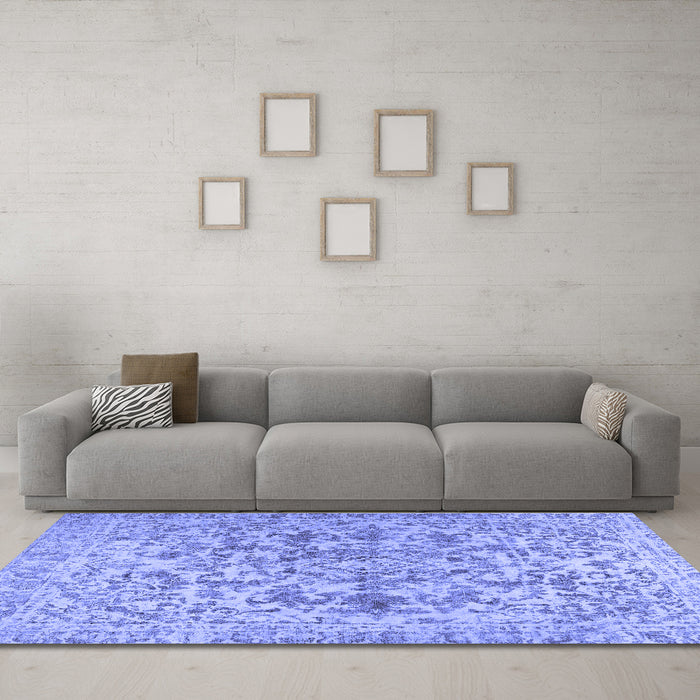 Machine Washable Persian Blue Traditional Rug in a Living Room, wshtr2799blu