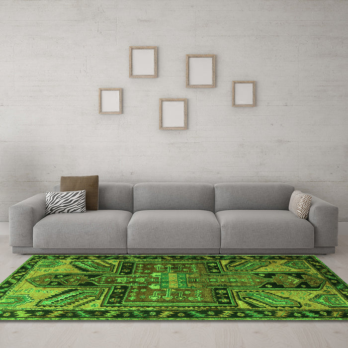 Machine Washable Persian Green Traditional Area Rugs in a Living Room,, wshtr279grn