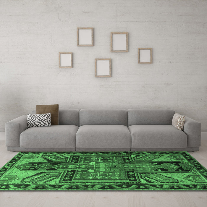 Machine Washable Persian Emerald Green Traditional Area Rugs in a Living Room,, wshtr279emgrn