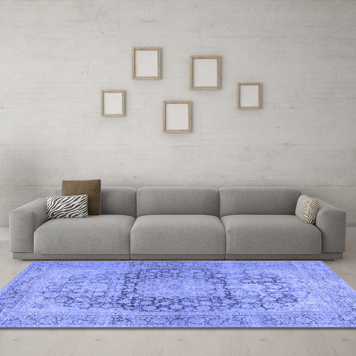 Machine Washable Persian Blue Traditional Rug in a Living Room, wshtr2800blu