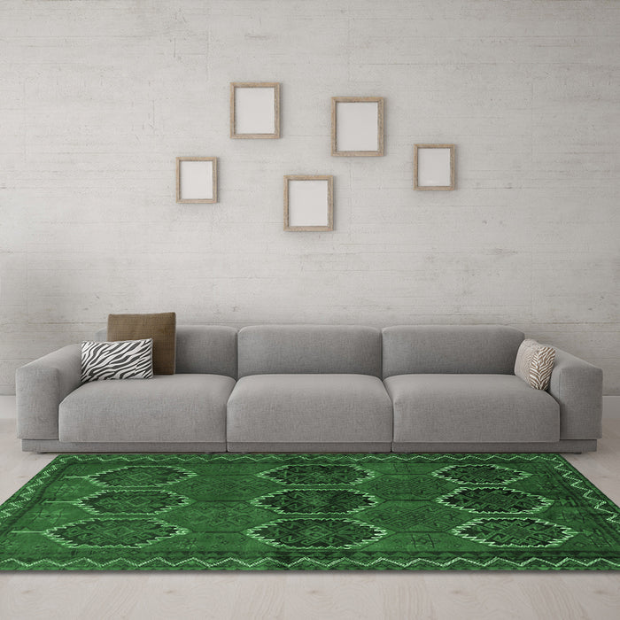 Machine Washable Persian Emerald Green Traditional Area Rugs in a Living Room,, wshtr2801emgrn