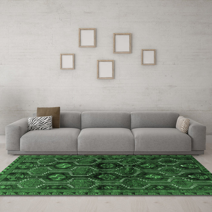 Machine Washable Persian Emerald Green Traditional Area Rugs in a Living Room,, wshtr2804emgrn