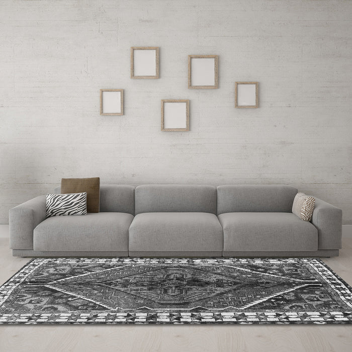 Machine Washable Persian Gray Traditional Rug in a Living Room,, wshtr2806gry