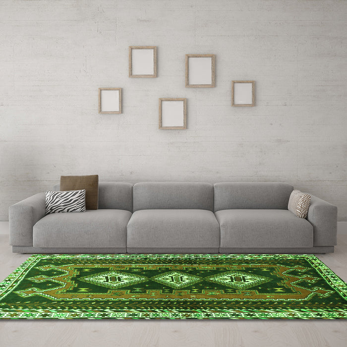 Machine Washable Persian Green Traditional Area Rugs in a Living Room,, wshtr280grn