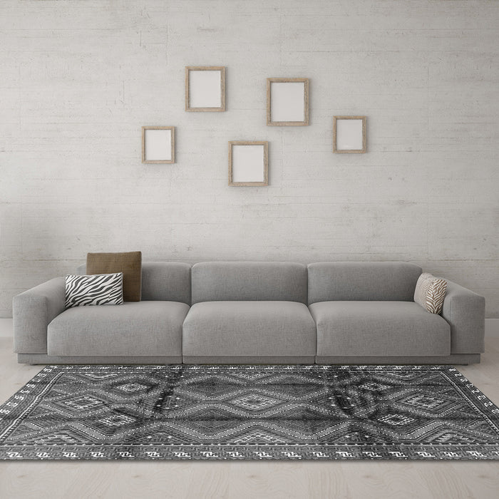 Machine Washable Persian Gray Traditional Rug in a Living Room,, wshtr2812gry