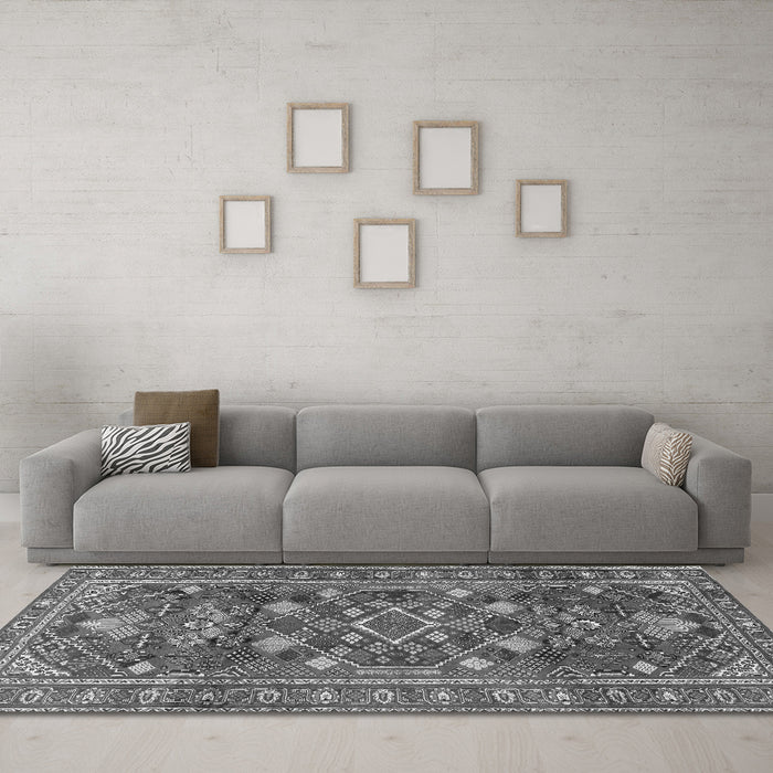 Machine Washable Persian Gray Traditional Rug in a Living Room,, wshtr2816gry