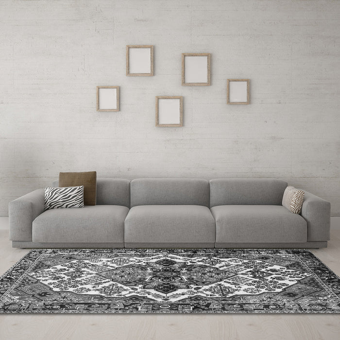 Machine Washable Persian Gray Traditional Rug in a Living Room,, wshtr2818gry