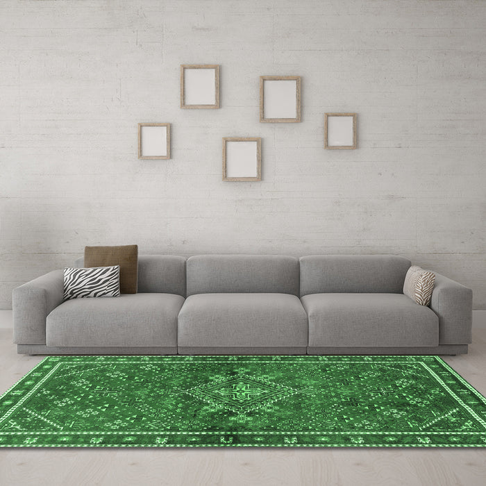 Machine Washable Persian Emerald Green Traditional Area Rugs in a Living Room,, wshtr2819emgrn