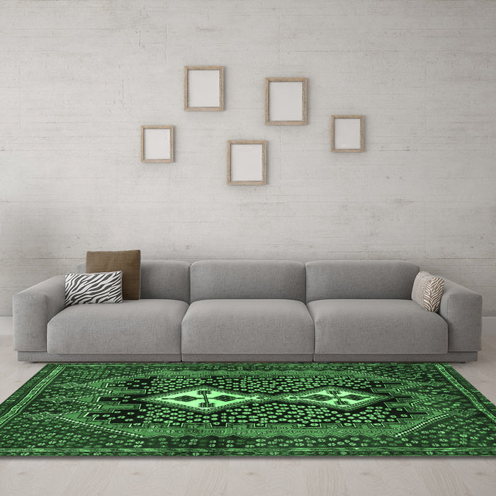 Machine Washable Persian Emerald Green Traditional Area Rugs in a Living Room,, wshtr2822emgrn